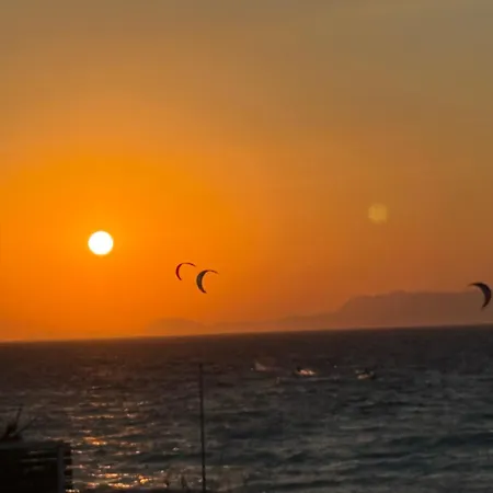 Beachfront Luxury With Panoramic Sea View דירה *