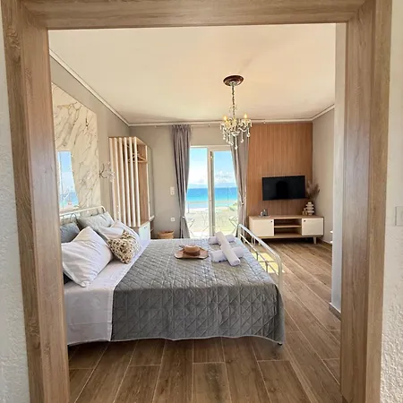 Beachfront Luxury With Panoramic Sea View *