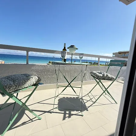 Beachfront Luxury With Panoramic Sea View * יאליסוס